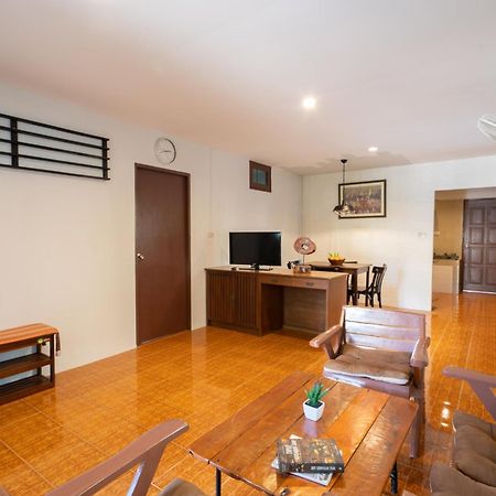 Surin House Βίλα Δωμάτιο φωτογραφία